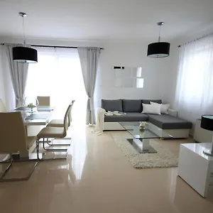 Mantinela Apartment